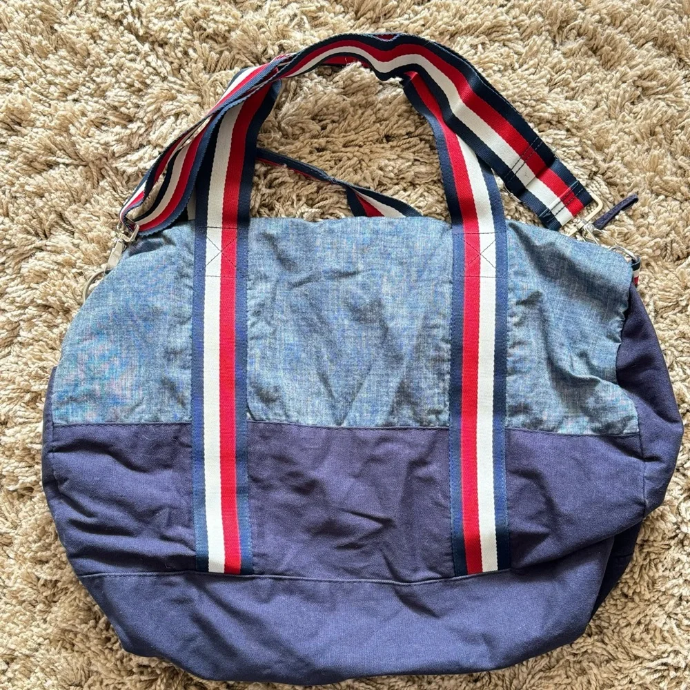 Tommy Hilfiger Red White‎ Blue Duffle Travel Gym Bag Sports Workout Bag